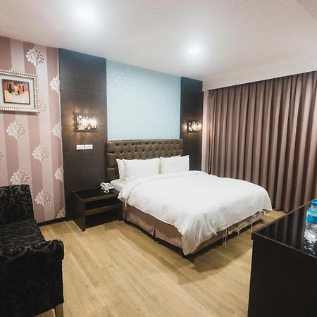 The Riverside Hotel Fashion Kaohsiung Exterior photo