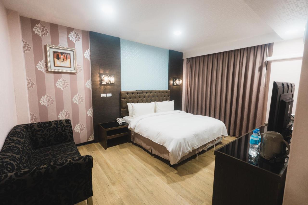 The Riverside Hotel Fashion Kaohsiung Exterior photo