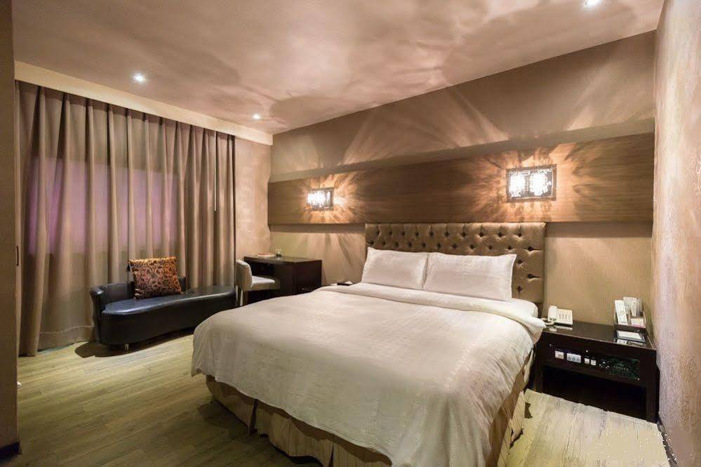 The Riverside Hotel Fashion Kaohsiung Exterior photo