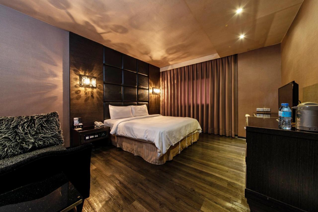 The Riverside Hotel Fashion Kaohsiung Exterior photo
